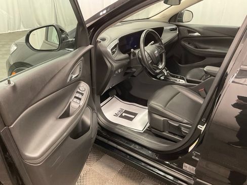 Used 2024 Buick Encore GX Sport Touring image 13