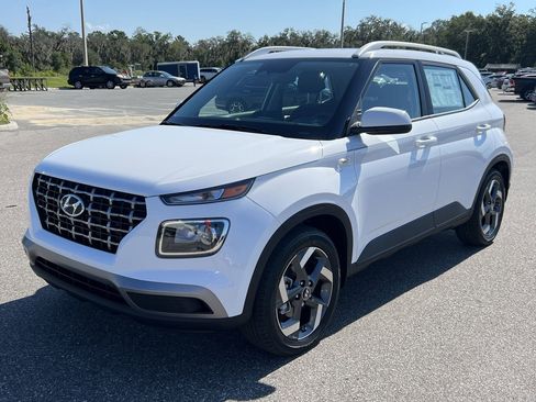 New 2025 Hyundai Venue SEL image 10