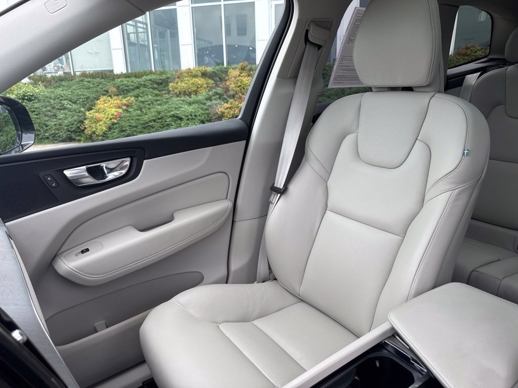 Used 2025 Volvo XC60 B5 Plus w/ Protection Package Premier AWD/4WD image 20