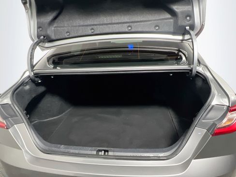 Used 2025 Toyota Camry SE FWD image 33
