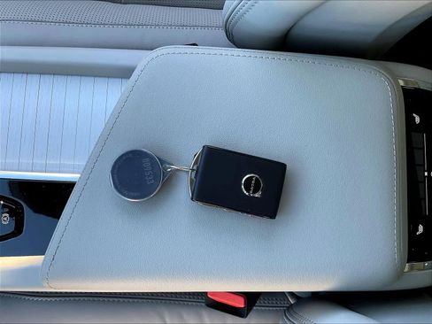 New 2026 Volvo XC60 B5 Ultra w/ Climate Package image 34