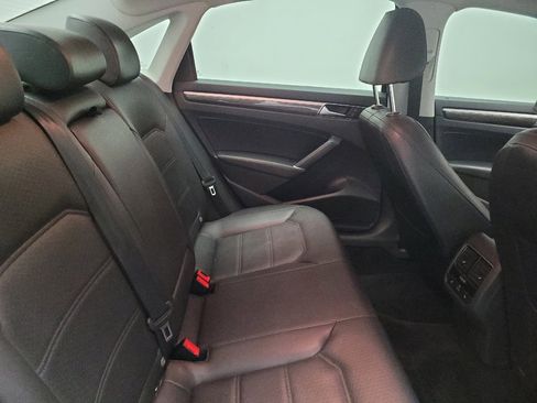 Used 2016 Volkswagen Passat 1.8T SE image 19