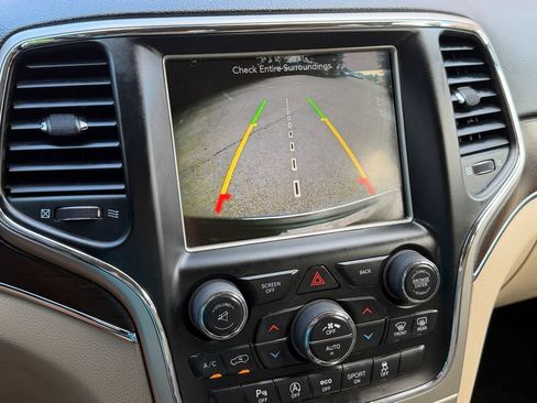Used 2017 Jeep Grand Cherokee Limited AWD/4WD image 27