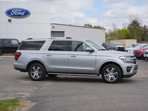 Used 2023 Ford Expedition Max Limited AWD/4WD image 2