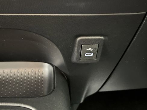 Used 2025 Toyota Corolla LE FWD image 35