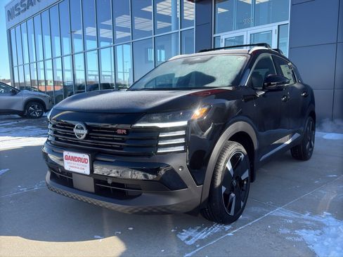 New 2026 Nissan Kicks SR image 2