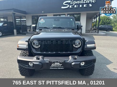 Used 2025 Jeep Wrangler Unlimited Sport AWD/4WD image 2