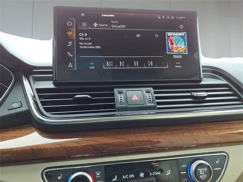 Used 2023 Audi Q5 2.0T Premium w/ Convenience Package image 17