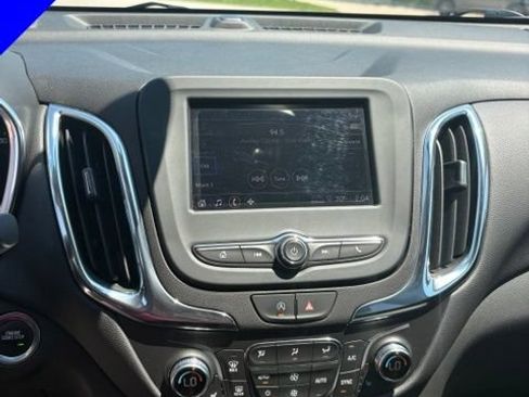 Used 2023 Chevrolet Equinox LT AWD/4WD image 22