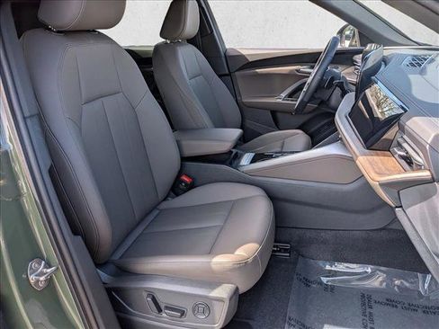 Used 2025 Audi Q5 Premium w/ Convenience Package image 23