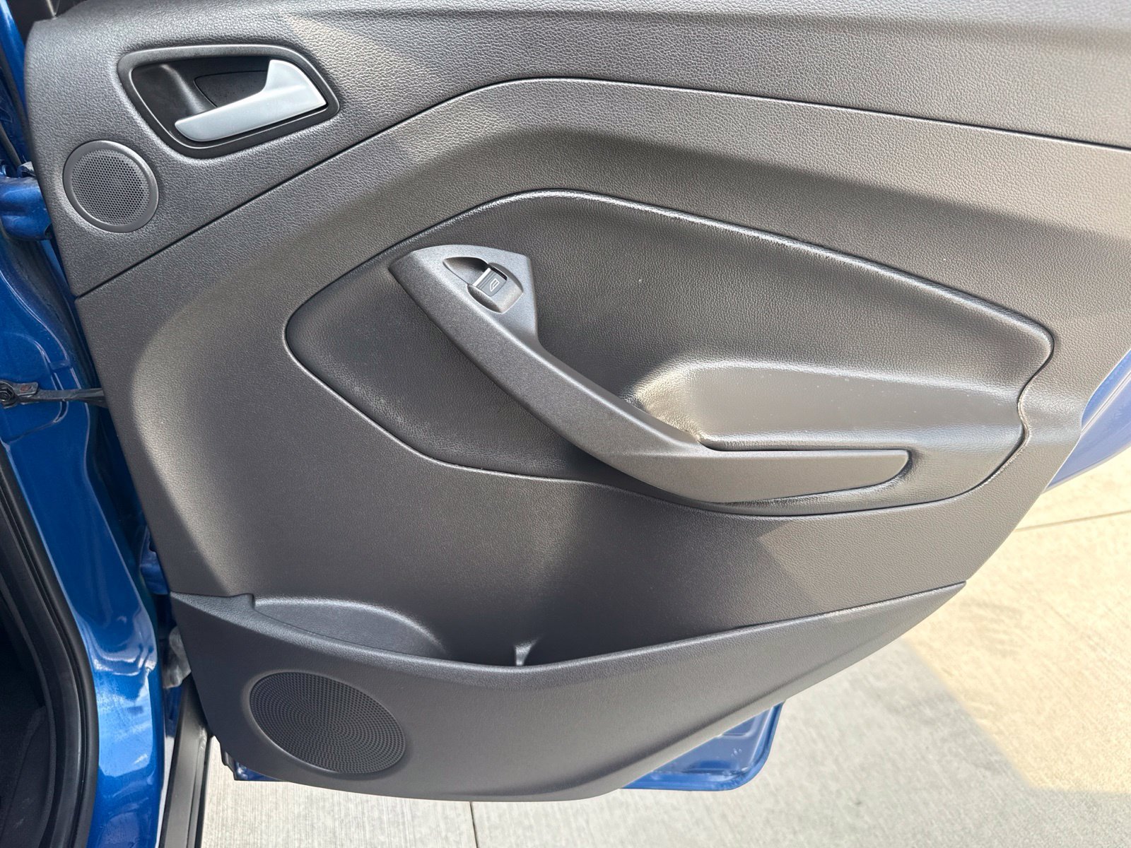 Used 2017 Ford Escape SE w/ Equipment Group 201A FWD image 23