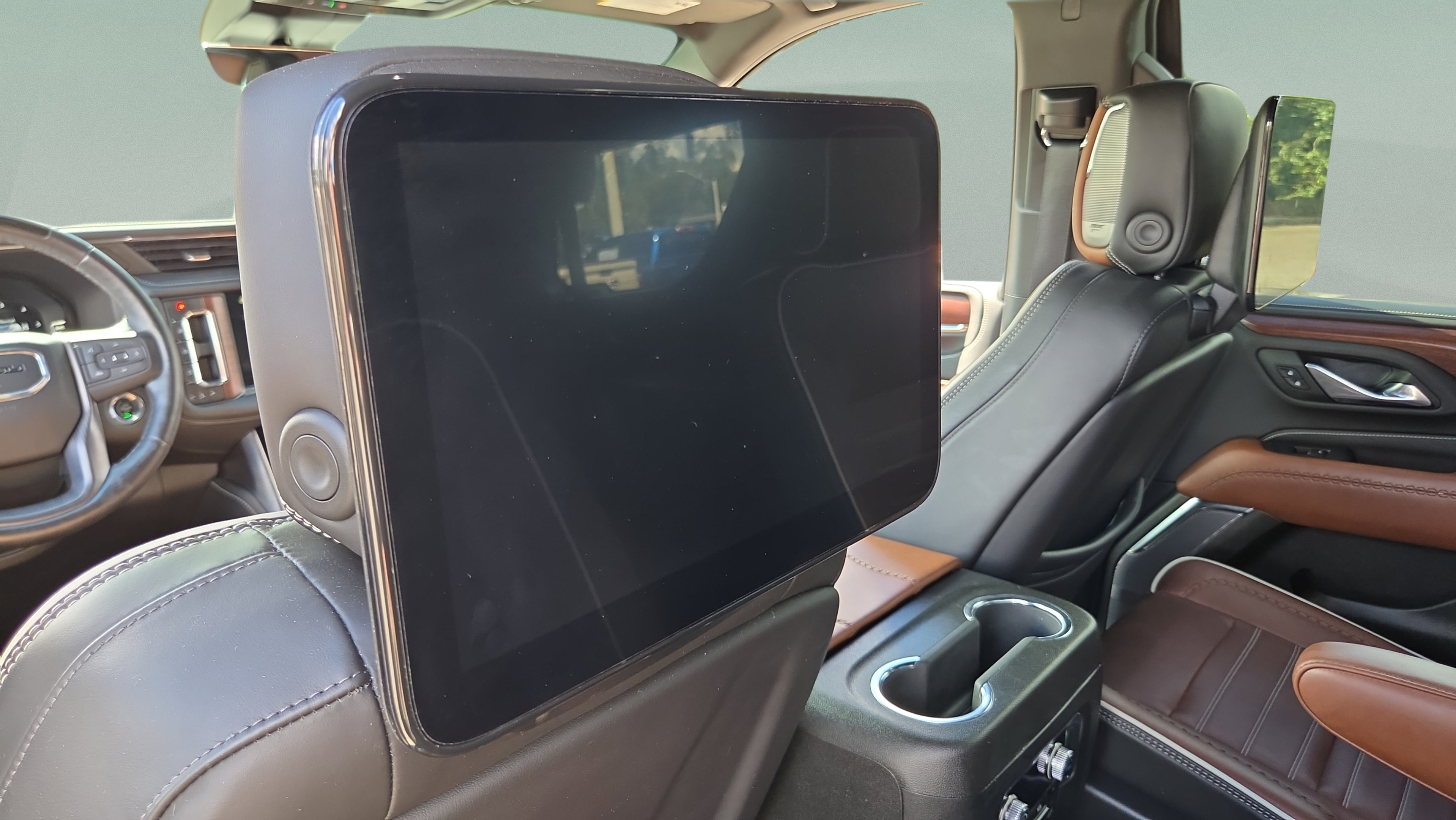 Certified 2023 GMC Yukon Denali Ultimate AWD/4WD image 11