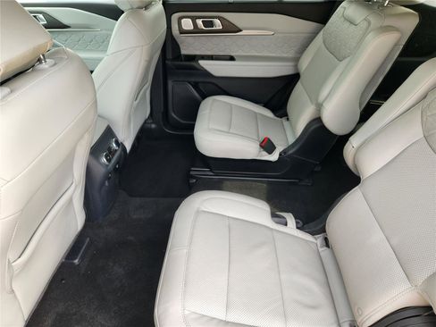 Used 2025 Ford Explorer Platinum w/ Ultimate Package RWD image 33