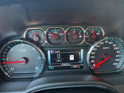 Used 2019 Chevrolet Suburban LT AWD/4WD image 11