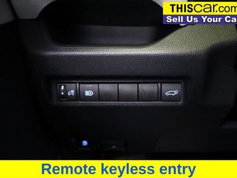 Used 2021 Toyota RAV4 XLE Premium image 15