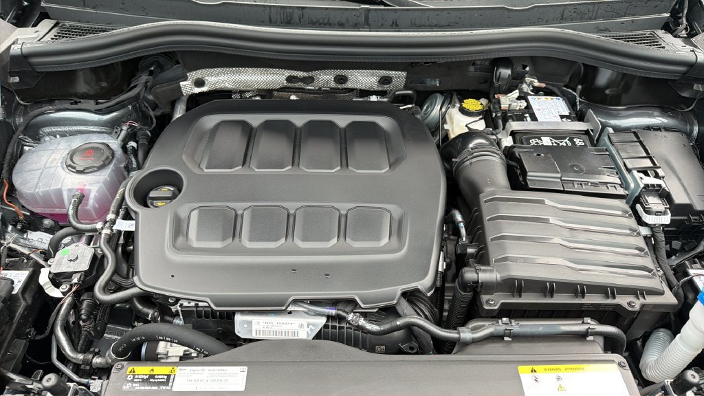 New 2026 Volkswagen Tiguan SE R-Line FWD image 35