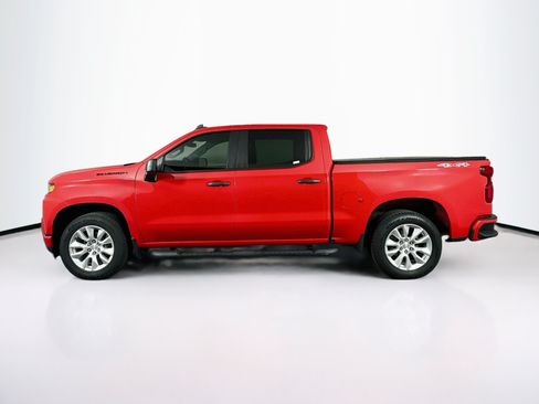 Used 2020 Chevrolet Silverado 1500 Custom w/ Custom Value Package AWD/4WD image 4