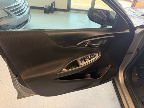 Used 2018 Chevrolet Malibu LT w/ Driver Confidence Package FWD image 21