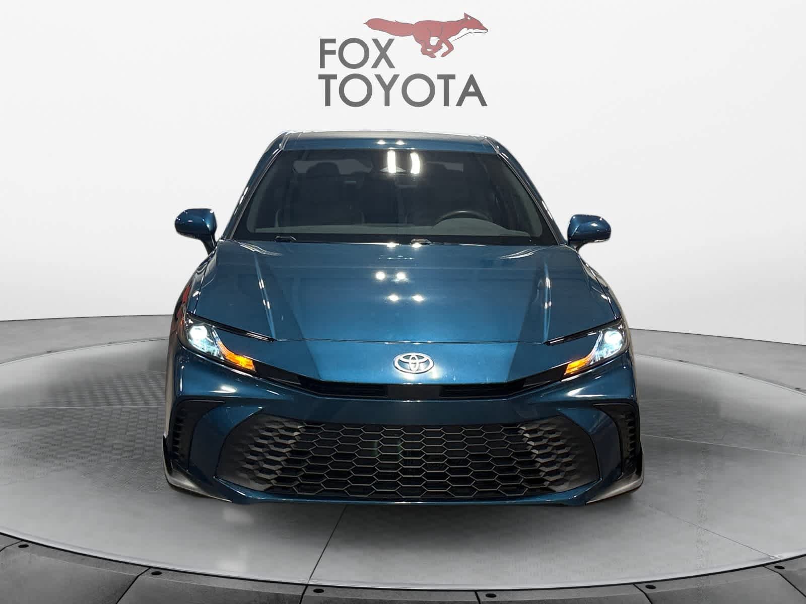 Used 2025 Toyota Camry SE FWD image 9