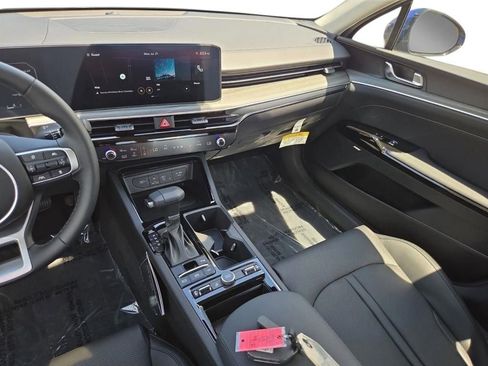 New 2026 Kia K5 EX image 22