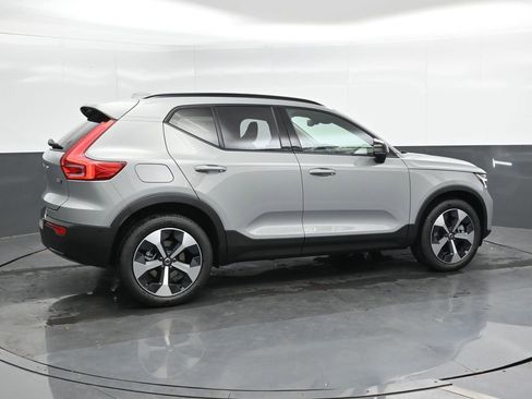 New 2026 Volvo XC40 B5 Plus w/ Protection Package Premier AWD/4WD image 2