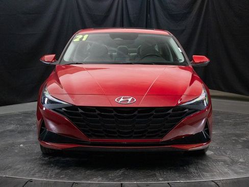 Used 2021 Hyundai Elantra Limited w/ Cargo Package image 4
