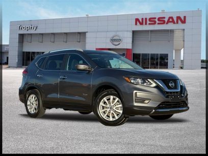 Used 2017 Nissan Rogue SV