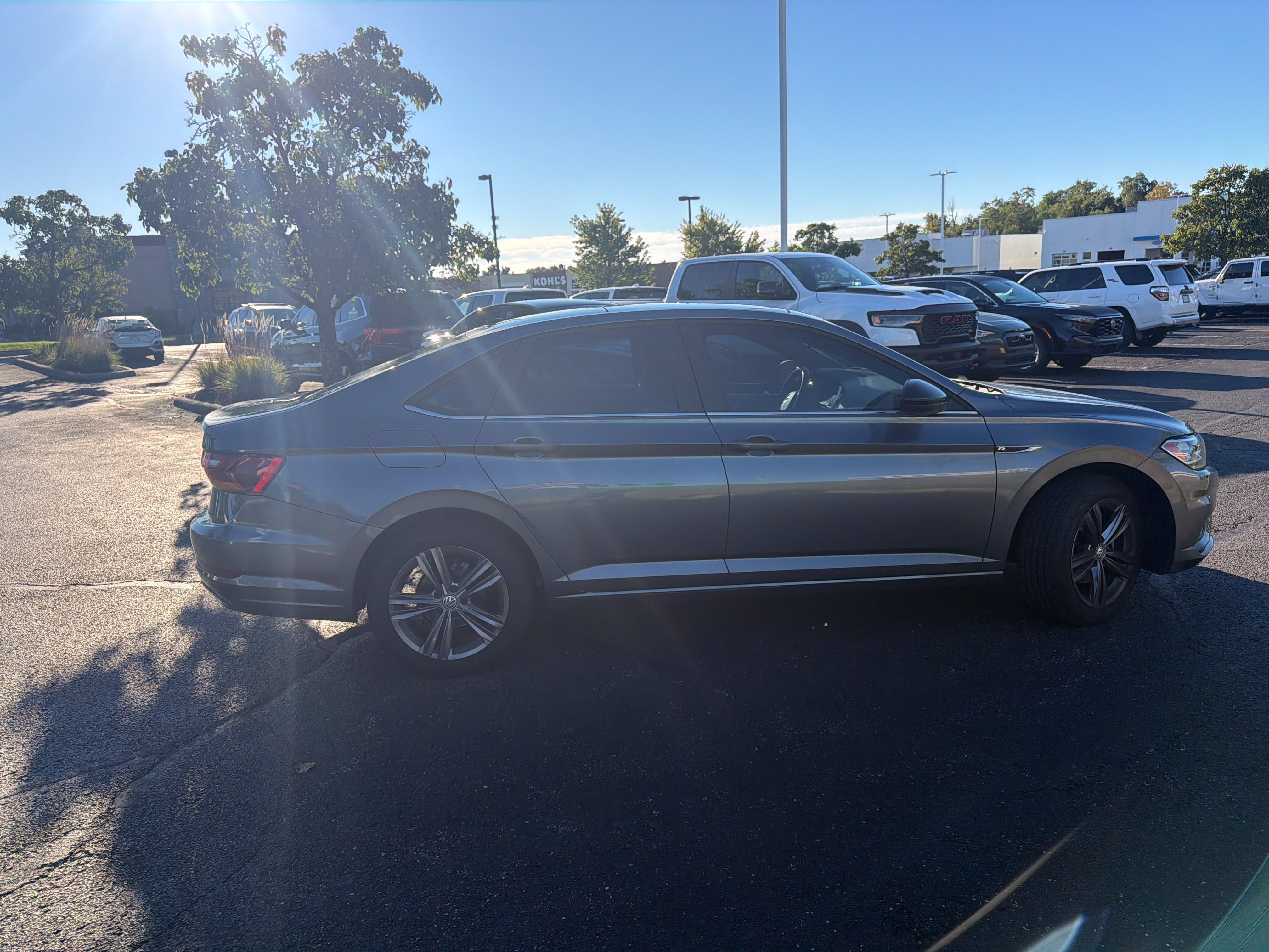 Used 2019 Volkswagen Jetta R-Line FWD image 11