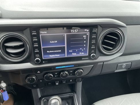 Used 2021 Toyota Tacoma TRD Off-Road w/ Technology Package AWD/4WD image 18