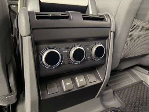 Used 2024 Land Rover Defender 110 X-Dynamic SE AWD/4WD image 37
