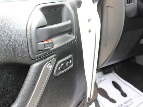 Used 2018 Jeep Wrangler Unlimited Sport S AWD/4WD image 6