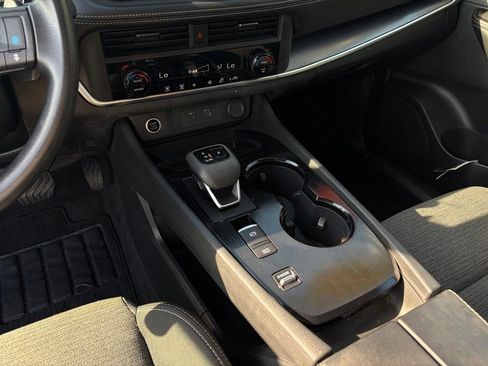 Certified 2023 Nissan Rogue SV FWD image 20