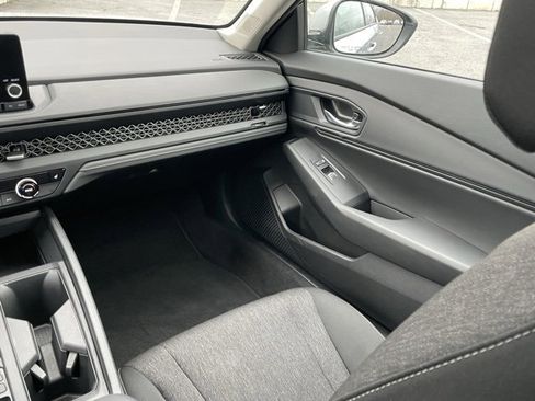 Certified 2024 Honda Accord EX image 33