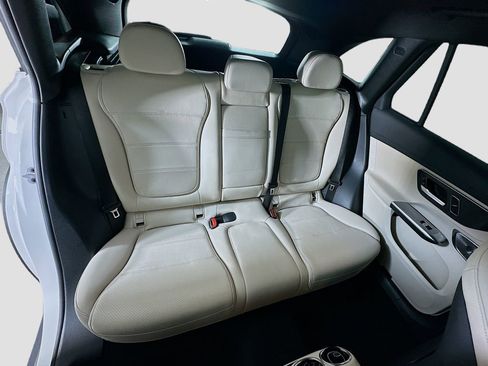 Used 2023 Mercedes-Benz GLC 300 4MATIC image 29