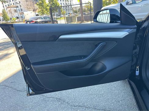 Used 2023 Tesla Model 3 Standard Range image 15