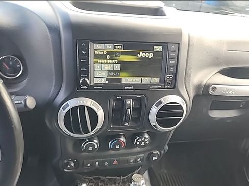Used 2014 Jeep Wrangler Unlimited Rubicon AWD/4WD image 5