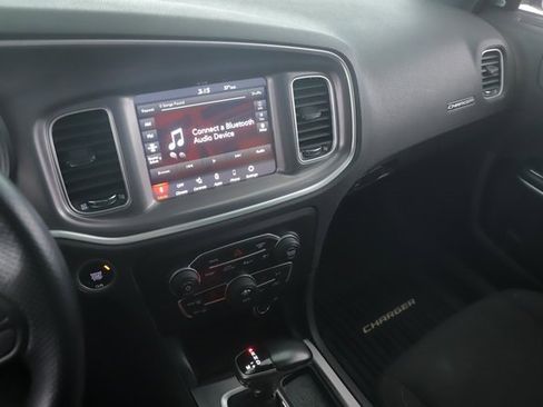 Used 2021 Dodge Charger SXT w/ Driver Convenience Group image 25