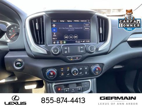 Used 2024 GMC Terrain SLT FWD image 17