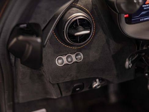 Used 2026 McLaren 750S Spider image 18