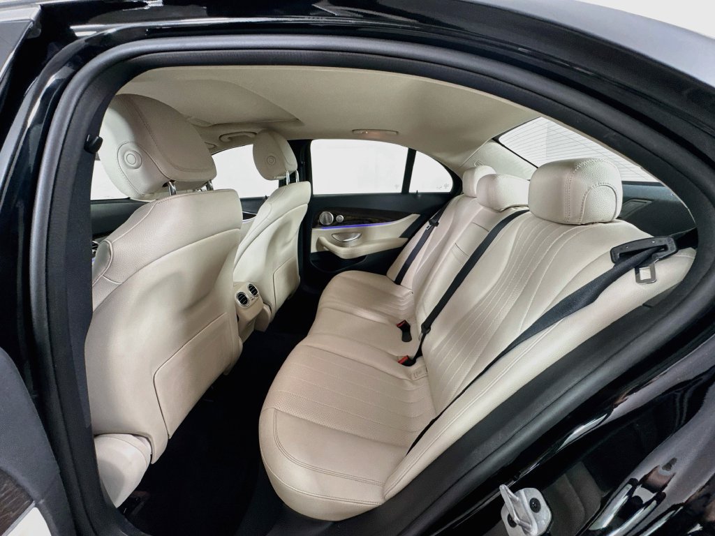 Used 2020 Mercedes-Benz E 350 4MATIC Sedan image 27