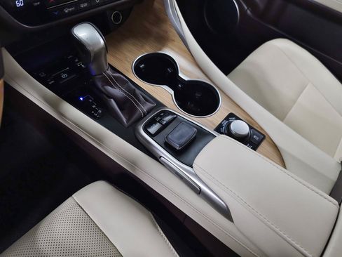 Used 2018 Lexus RX 350L AWD w/ Premium Package image 31