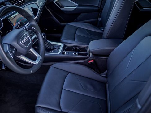 Certified 2025 Audi Q3 2.0T Premium Plus w/ Premium Plus Package image 9