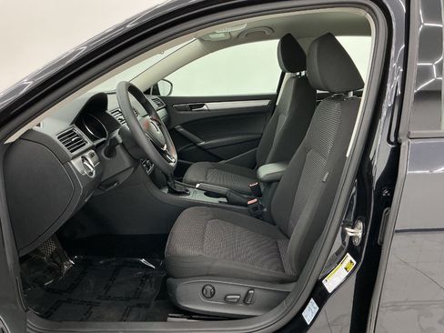 Used 2018 Volkswagen Passat 2.0T S w/ Driver Assistance Package FWD image 14