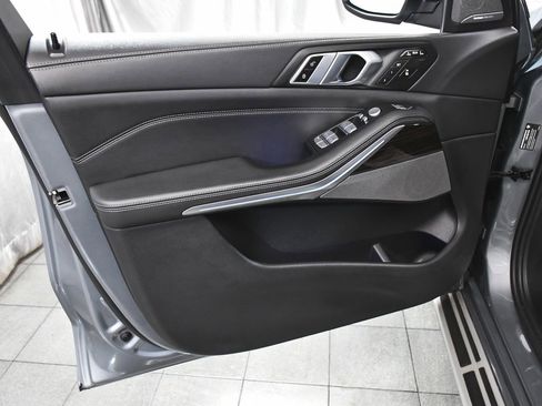 Used 2024 BMW X7 xDrive40i AWD/4WD image 9