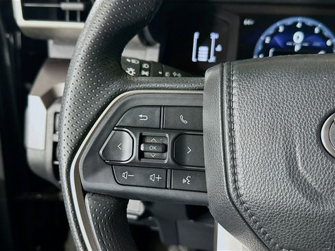 Used 2025 Toyota 4Runner SR5 AWD/4WD image 16