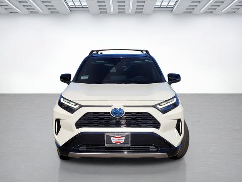 Used 2022 Toyota RAV4 XSE AWD/4WD image 2