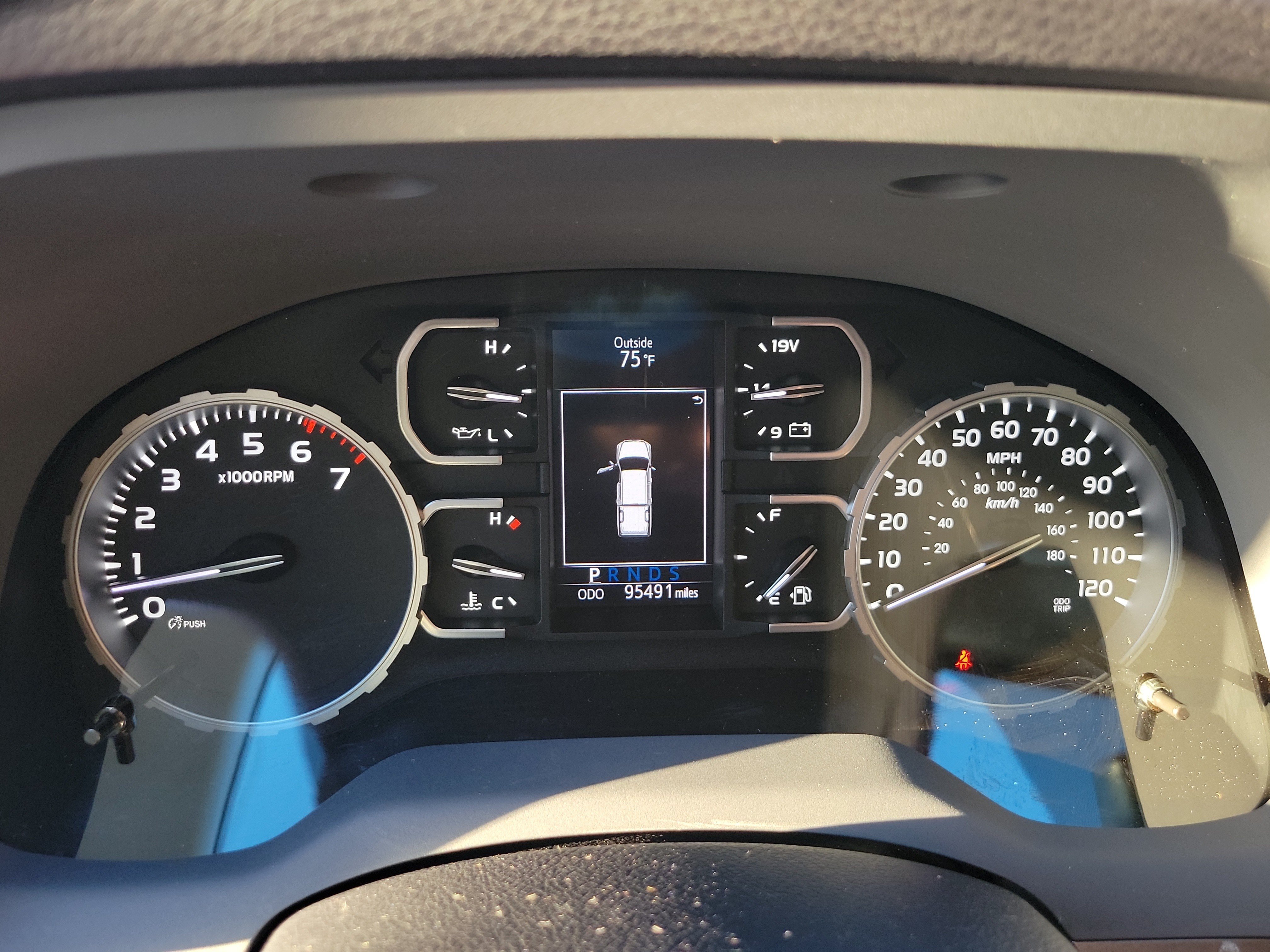 Used 2018 Toyota Tundra SR5 w/ SR5 Upgrade Package AWD/4WD image 30