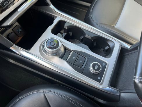 Used 2022 Ford Explorer XLT w/ Equipment Group 202A image 15