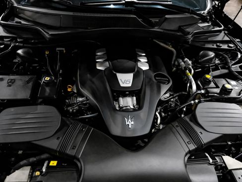 Used 2017 Maserati Ghibli w/ Luxury Package RWD image 55