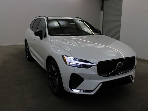 New 2026 Volvo XC60 B5 Plus w/ Protection Package Premier AWD/4WD image 6
